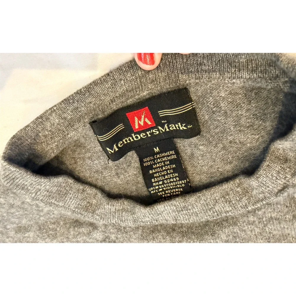 Members Mark Mens Cashmere Sweater Gray Crewneck Knit Size M Small Hole